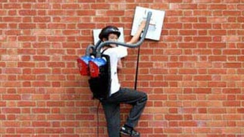 13latek zbudował maszynę do chodzenia po ścianach (wideo) 1