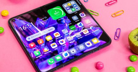 Miałem w rękach składany telefon o idealnych wymiarach. Wy też możecie się mu przyjrzeć