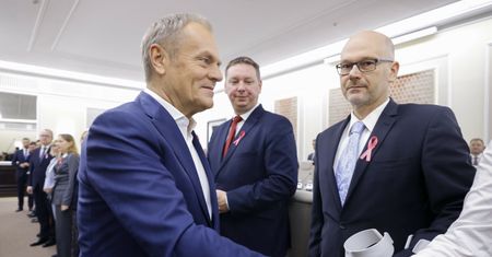 Afera wokół kandydata na sędziego TK. Tusk odpowiada na krytykę