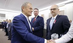 Afera wokół kandydata na sędziego TK. Tusk odpowiada na krytykę