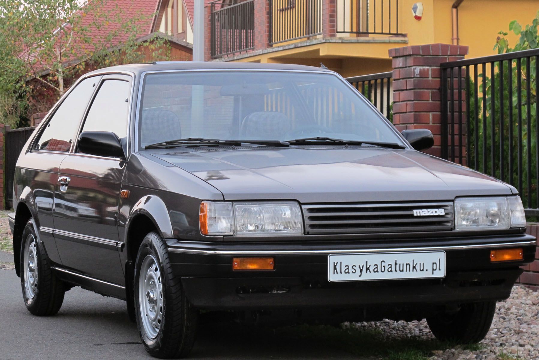 MAZDA 323 1985 – SPRZEDANA