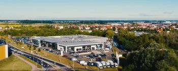 Volkswagen wysyła 68 tys. części dziennie. Tak działa centrum w Komornikach