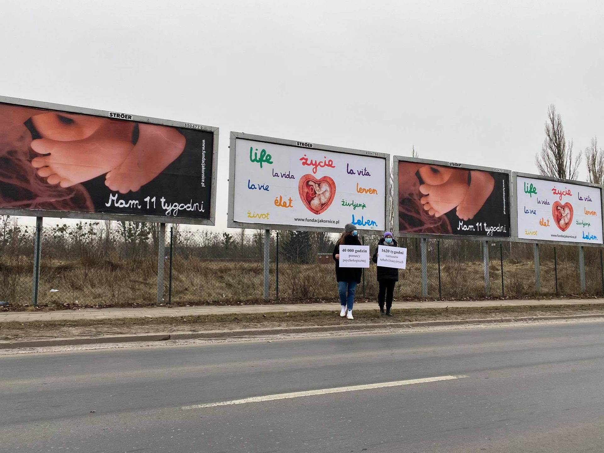 Martyna Kaczmarek oraz Paulina Zagórska podliczyły koszty antyaborcyjnej kampanii billboardowej
