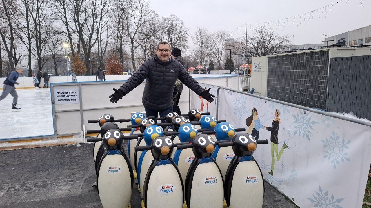 Lodowisko przy NCK w Nowej Hucie