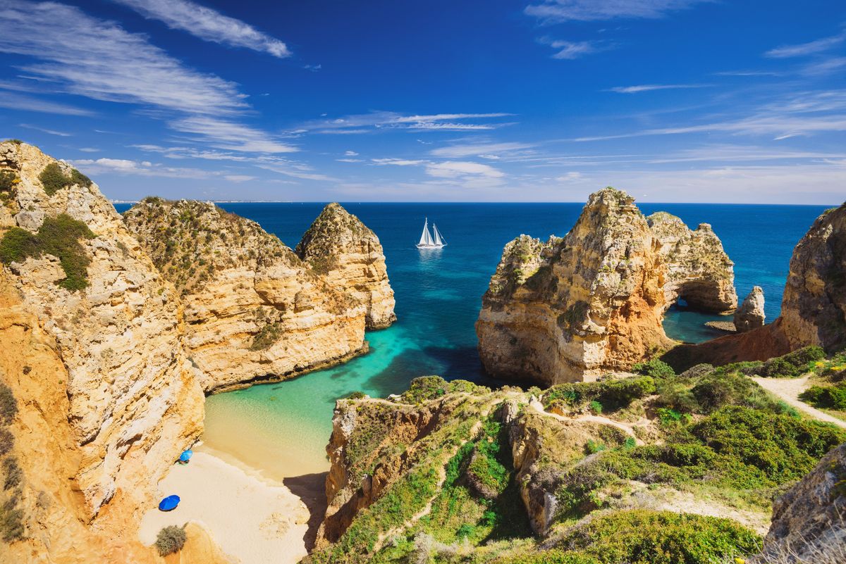 Algarve to jeden z najchętniej odwiedzanych regionów Portugalii