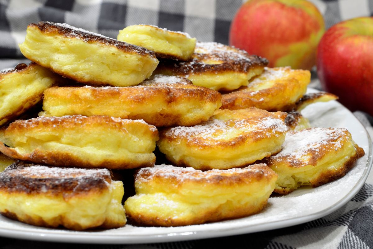 Apple fritters - Delicacies