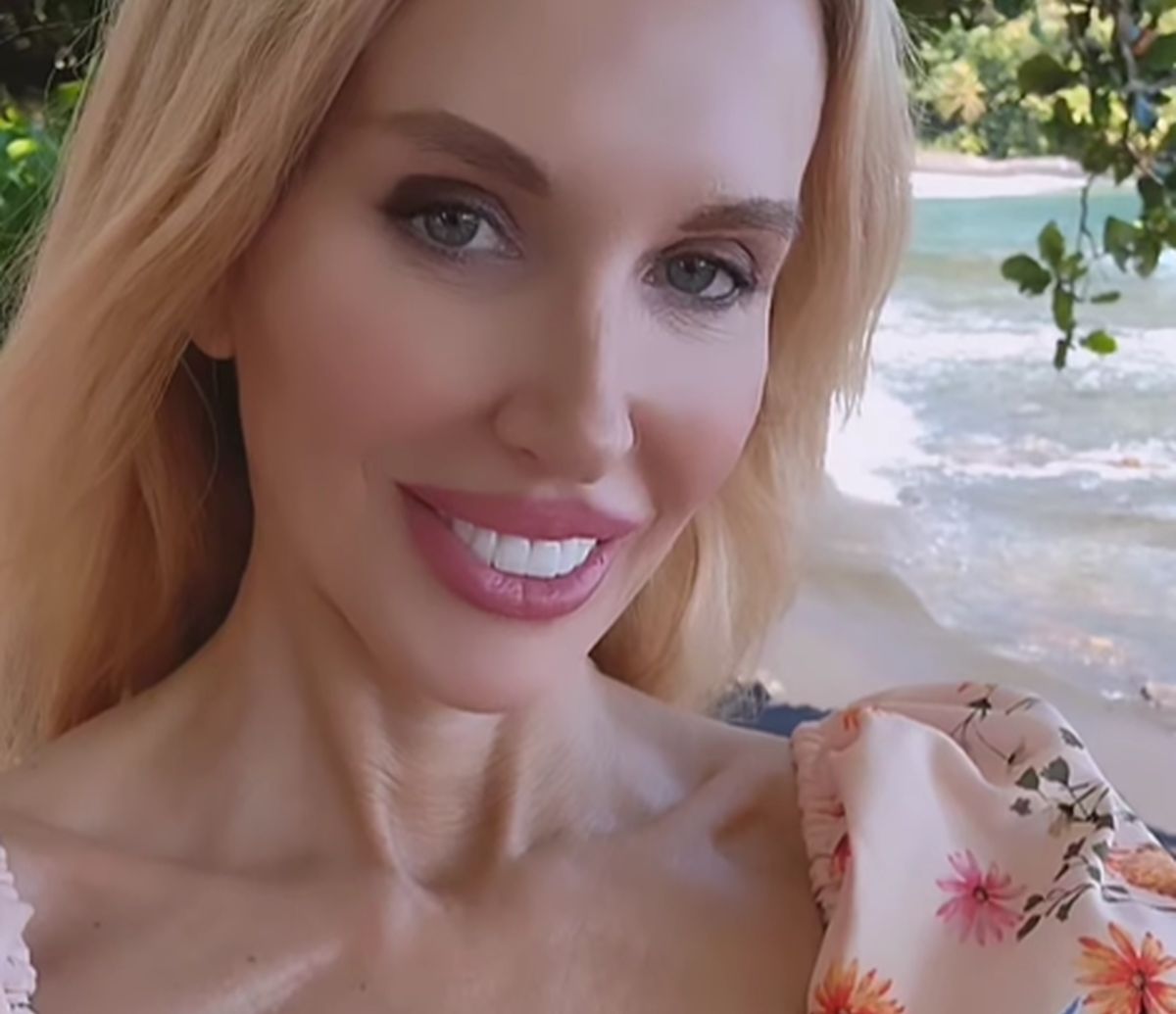 Pozowała w skąpym bikini. "Plastic is fantastic"