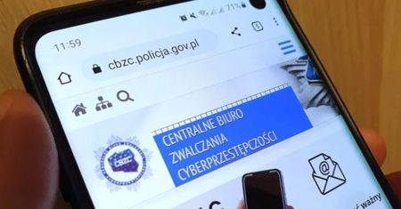 CBZC ostrzega. Niewybredna taktyka internetowych oszustów