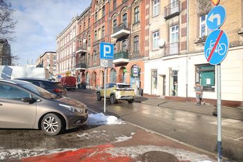 Strefa czystego transportu w Katowicach musi zostać wprowadzona mimo prawidłowych wyników pomiaru. Najpierw jednak konsultacje