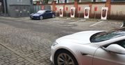 Minimalna moc 3,7 kW dla aut elektrycznych w nowych budynkach. Opublikowano przepisy