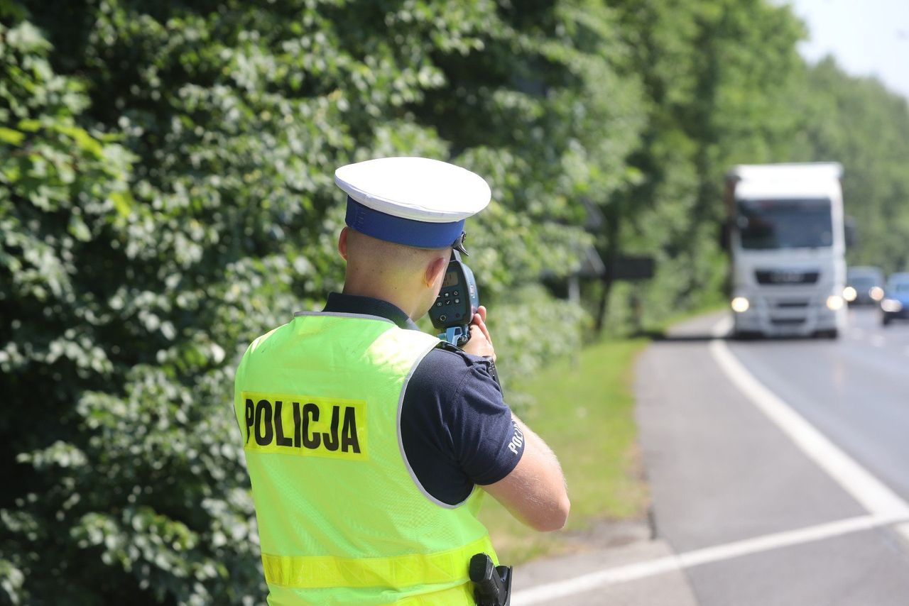 Ta przejażdżka drogo go kosztowała. Wpadł pod Proszowicami