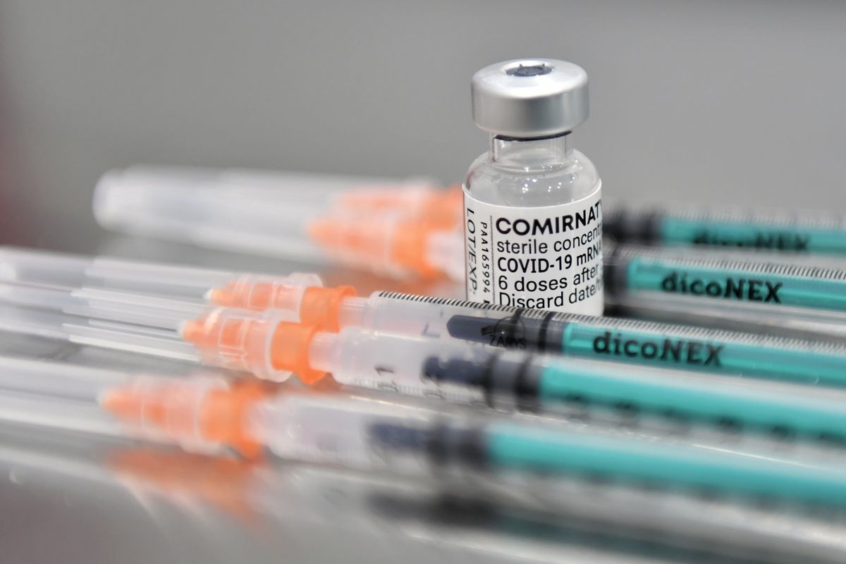 Ponad milin mniej dawek szczepionki trafi do Polski 