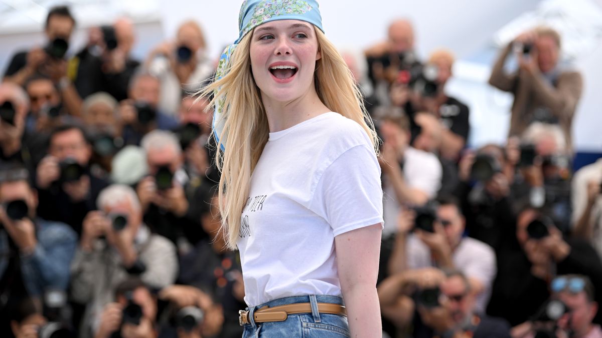 Elle Fanning promująca "Sentimental Value" na festiwalu w Cannes