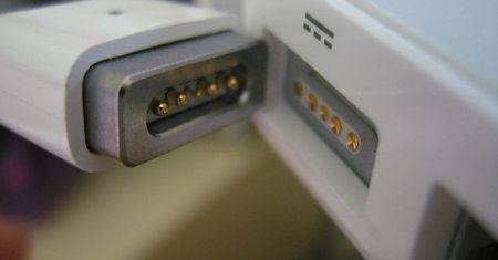 Magnetyczna wtyczka w kolejnych iPadach?