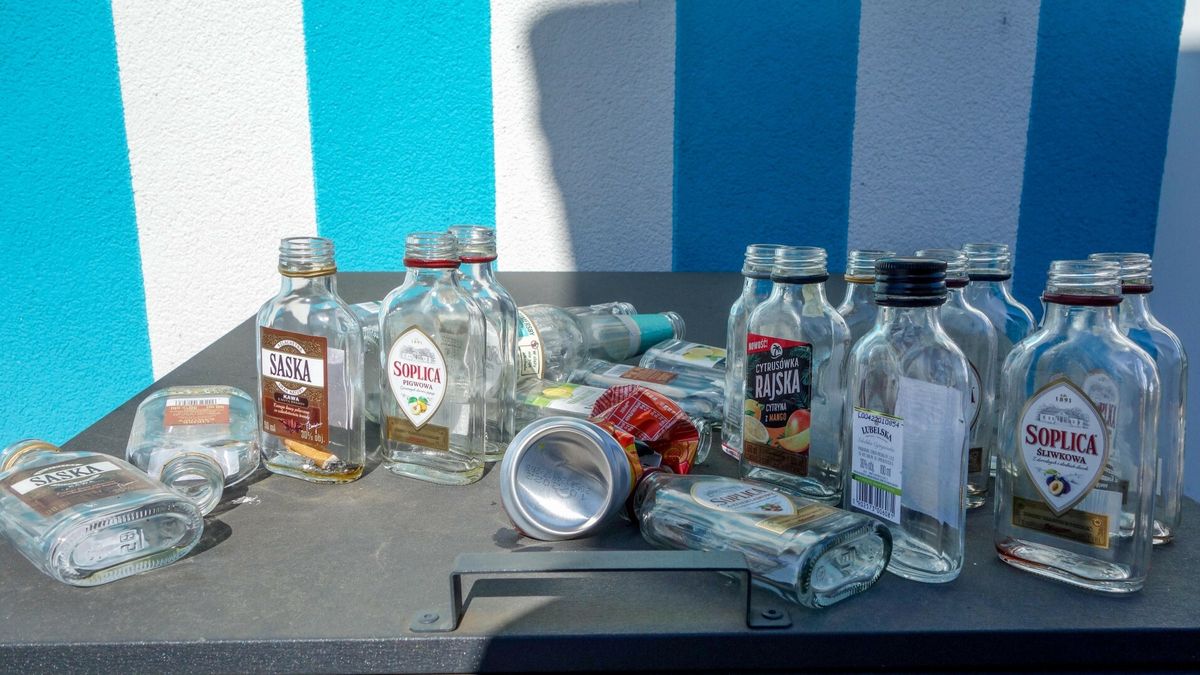 Buteleczki po tzw. małpkach powinny też być kaucjowane
