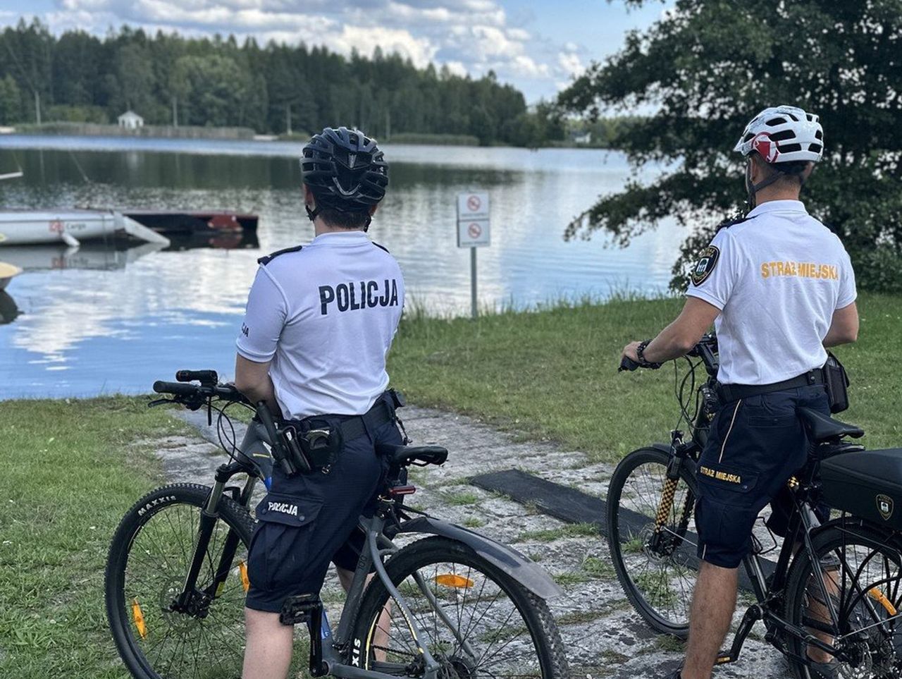 Jaworzno: 14-latek zataczał się na pomoście nad jeziorem. Chłopak miał blisko dwa promile we krwi