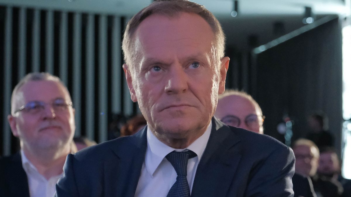 Donald Tusk twierdzi, że pracownicy budżetówki zarabiają za mało