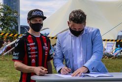 Wrocław. Aqupark wspiera żużlowców Betard Sparty. Podpisano umowę z liderami drużyny