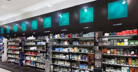 Ukradli perfumy za ponad 1,5 tys. złotych. Policja publikuje wizerunek złodziei