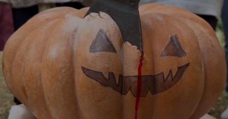 "Oddziały Putina" walczą z Halloween. Kuriozalne nagranie w sieci
