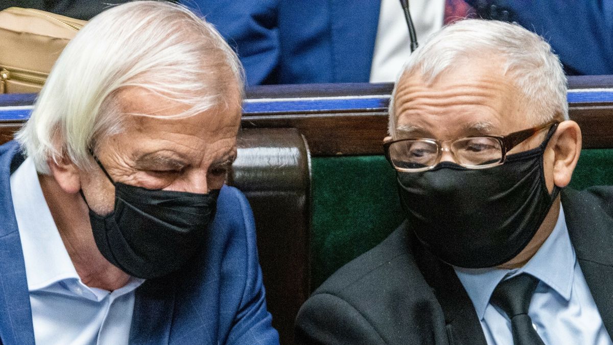 Ustawa covidowa, nazywana też "lex Kaczyński", wywołała sprzeciw wielu środowisk. 