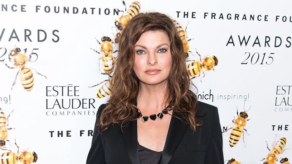 Linda Evangelista wspiera ofiary byłego męża