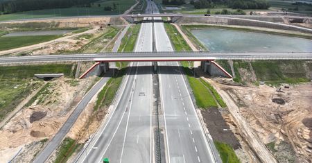 Autostradą z Warszawy do Białej Podlaskiej w godzinę. GDDKiA przecięła wstęgę