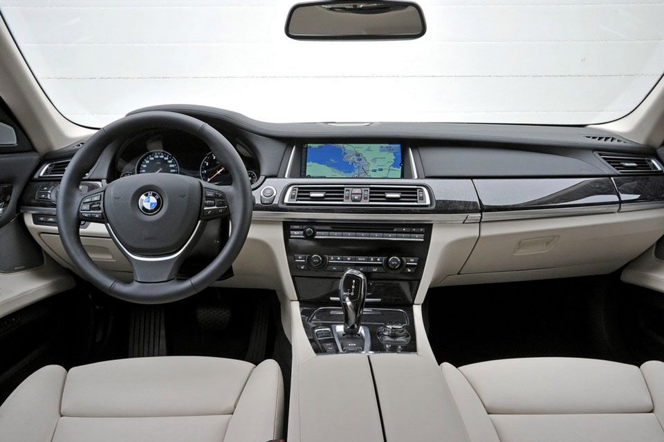 BMW serii 7 na rok 2013 - megagaleria niemieckiego okrętu flagowego 42