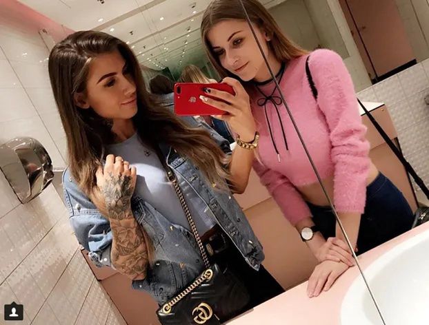 Deynn z siostrą Klaudią