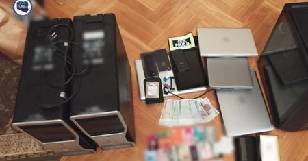Wyłudzili fortunę na odszkodowaniach. Policja rozbiła grupę oszustów