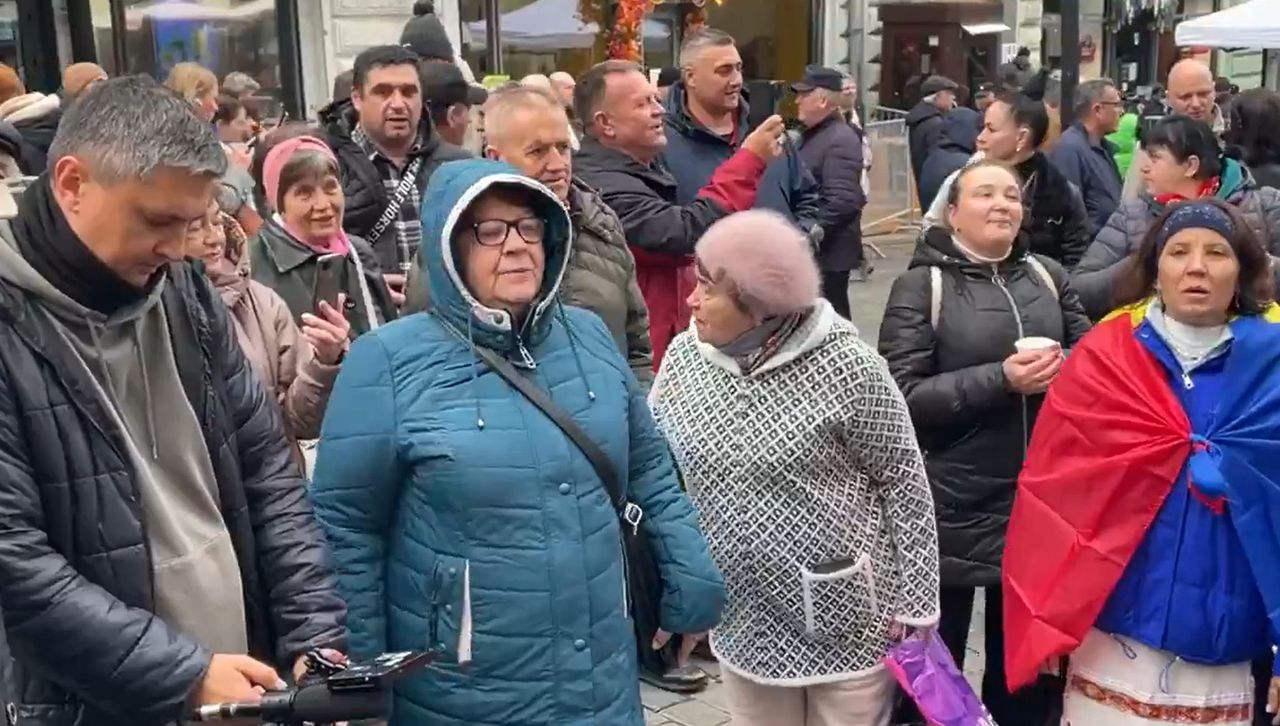 Nagranie z Moskwy. Śpiewali pod ambasadą Mołdawii. Jest nagranie