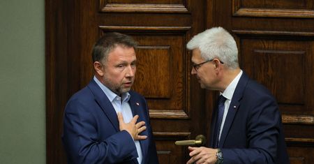 Poseł wytknął imprezę podczas powodzi. "Bawicie się, kiedy ludzie toną"