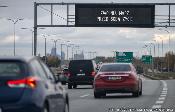 "Zwolnij, masz przed sobą życie" – radzi w nowej akcji społecznej naTemat