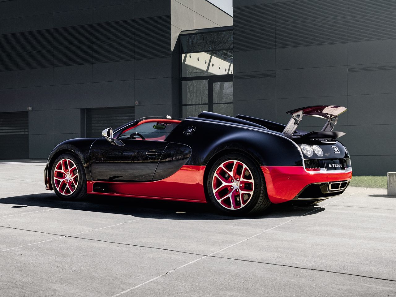 Chcesz poprowadzić Bugatti Veyrona? Kup 5-dniową przygodę życia!
