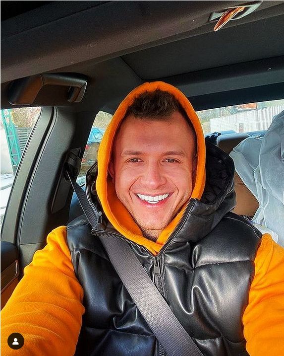 Dawid Narożny nazwał nowy zespół Piękni i młodzi