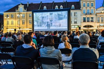 Skarżysko - Kamienna: 81. rocznica wybuchu Powstania Warszawskiego. Kino plenerowe z historią w tle