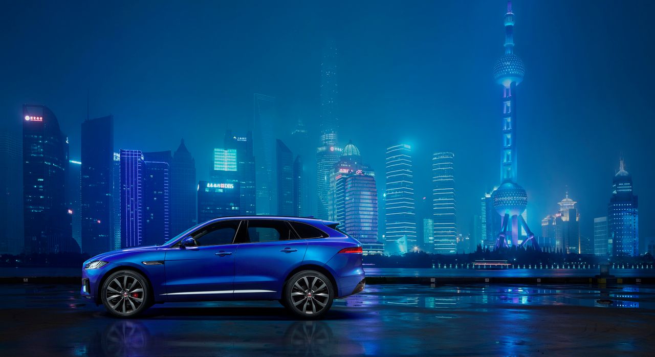 Jaguar F-Pace zaprezentowany przed premierą na filmie