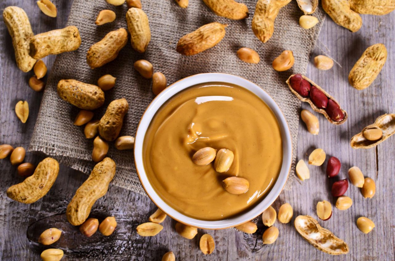 Fistaszki (orzechy ziemne, orzechy arachidowe) – wartości odżywcze, ryzyko zatrucia