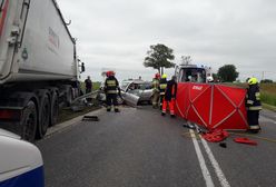 Płońsk. Wypadek na DK 7. Nie żyje kobieta, troje dzieci rannych