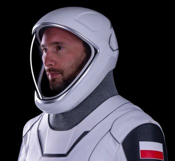 Skafandry wyszły spod ręki specjalisty. Wcześniej stworzył zbroję Iron Mena