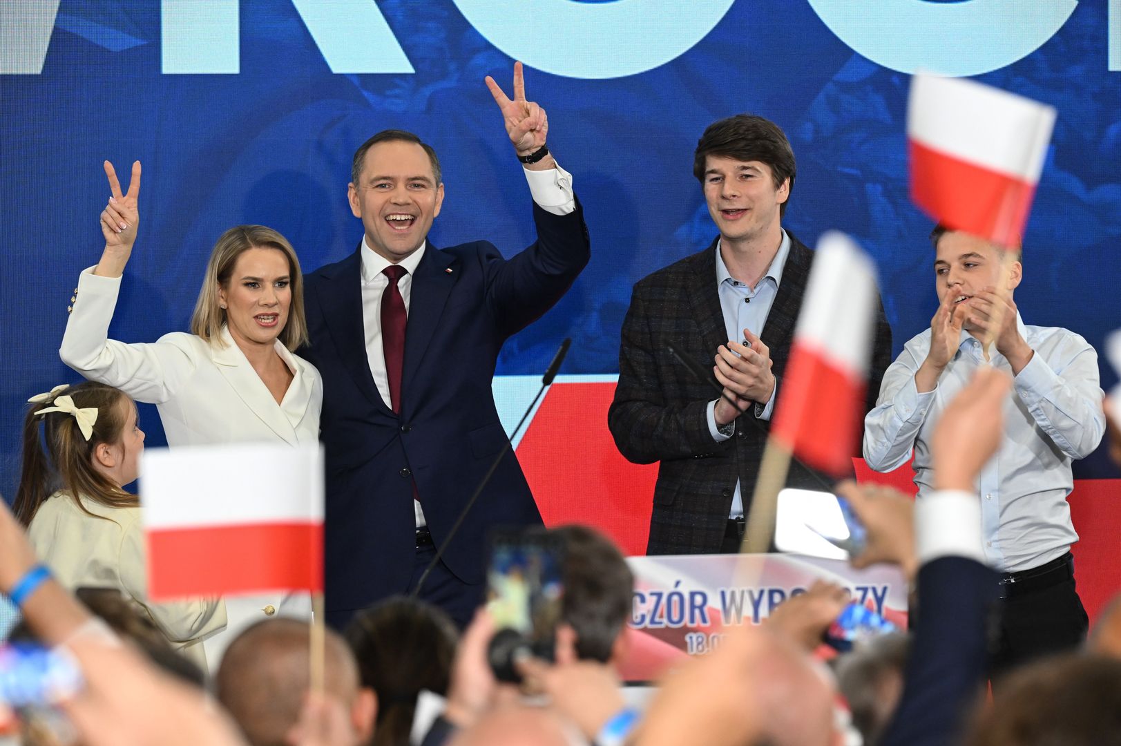 Karol Nawrocki w drugiej turze wyborów zmierzy się z Rafałem Trz