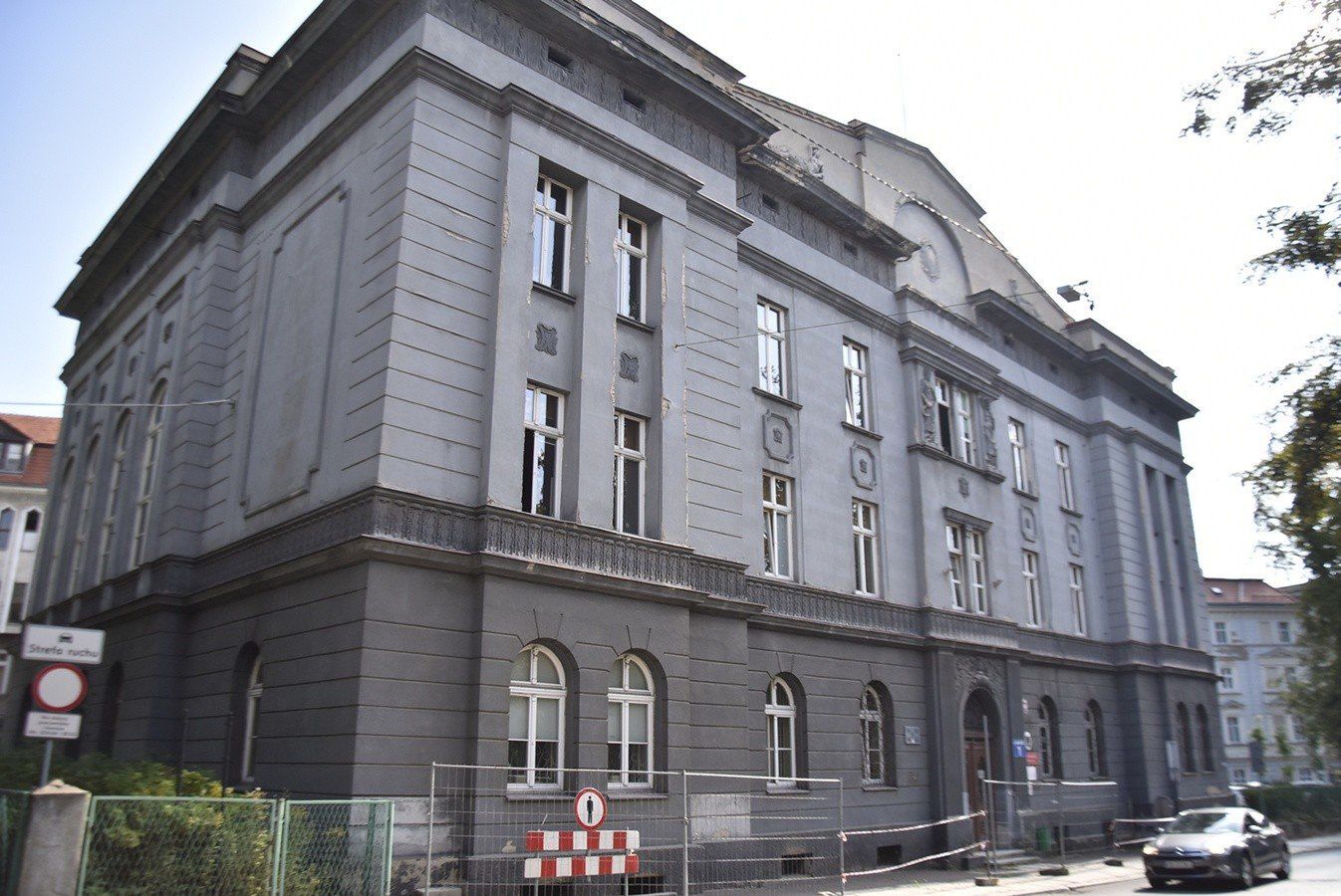 Rusza termomodernizacja zabytkowego budynku przy ul. Matejki 1 w Wałbrzychu
