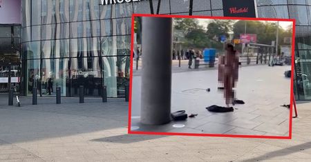 Paradowała nago pod galerią we Wrocławiu. "A po co mi ciuchy?"