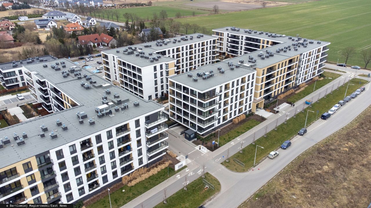 Nowe mieszkania tańsze niż przed rokiem. Raport z największych miast