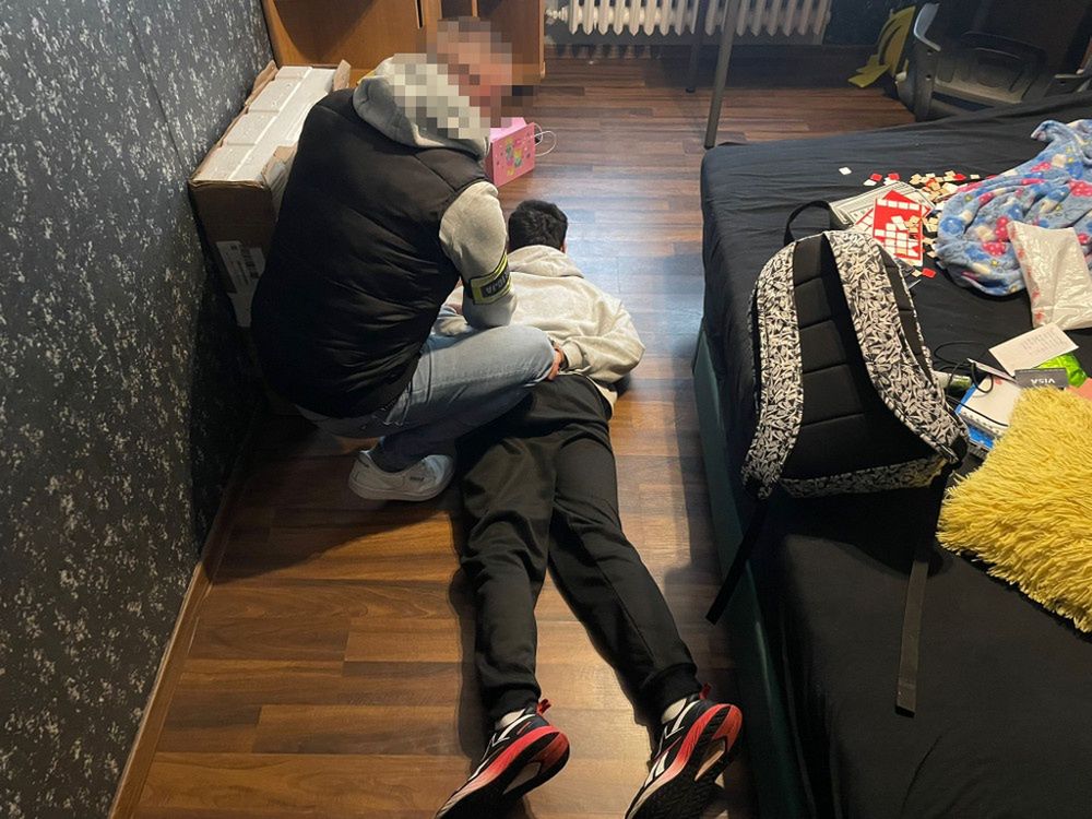 Warszawa: Praga Północ – zatrzymano grupę oszustów, 7 aresztowano