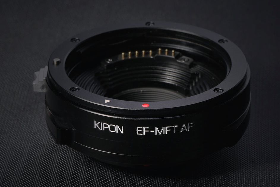 Adapter Kipon Canon EF/EF-S na Mikro Cztery Trzecie