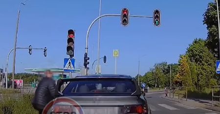 Ruszył w pościg za pijanym kierowcą. "Super reakcja autora filmu"