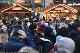 Betonowe zapory i umocnienia. Nadzwyczajne środki bezpieczeństwa na Jarmarku