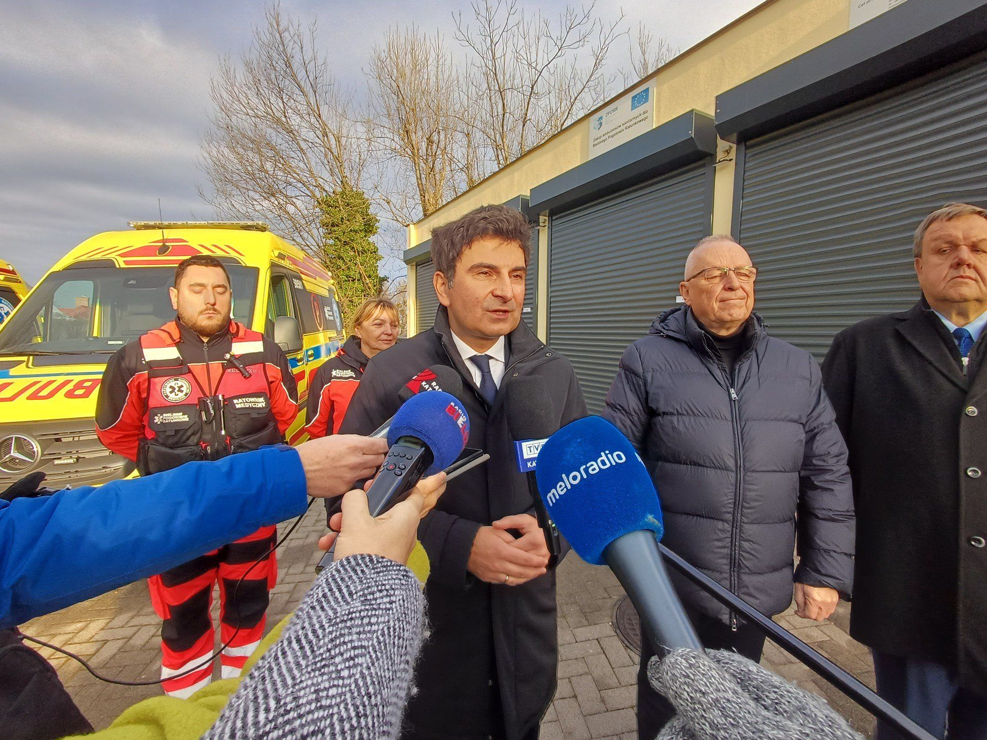 Nowe karetki dla bielskiego pogotowia