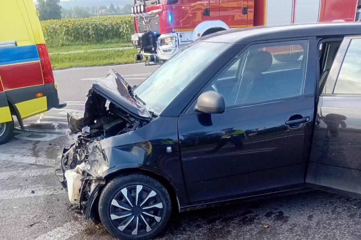 Zderzenie busa z autem w Pułankowicach